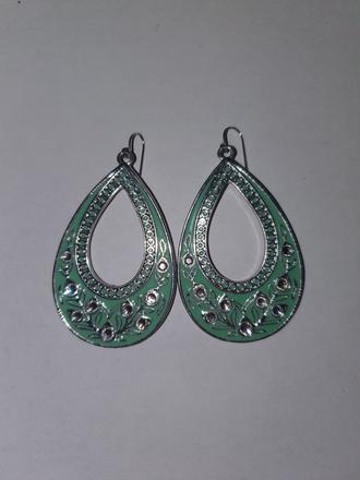 Dlhe visiace nausnice, 