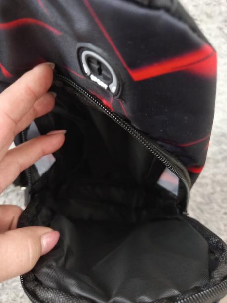 Červeno čierna cross body taška, 