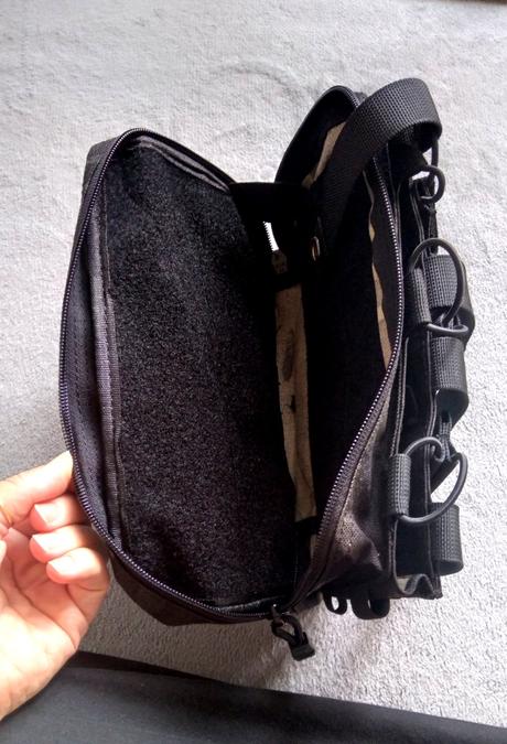 Púzdro taška obal na opasok vestu kabelka ako nová, 