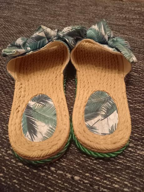 Letné šľapky- top stav, 37