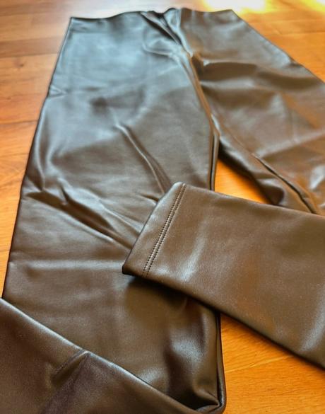 Nové kožené legíny, tezenis,s