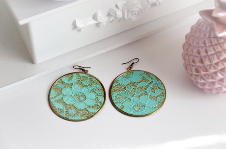 Náušnice s krajkou,