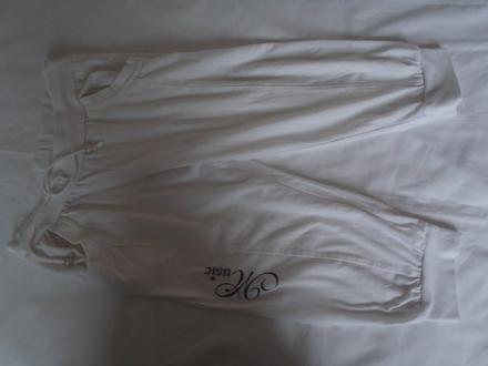 3/4 biele nohavice, 122