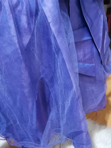 Spoločenské šaty, 116