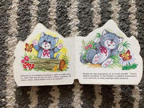 Na dedine, mačiatko a motýľ,