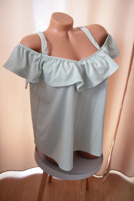 Bledo zelený top s odhalenými ramenami, xxl