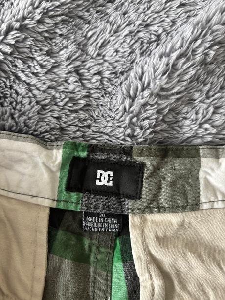 Kraťasy dc, 30