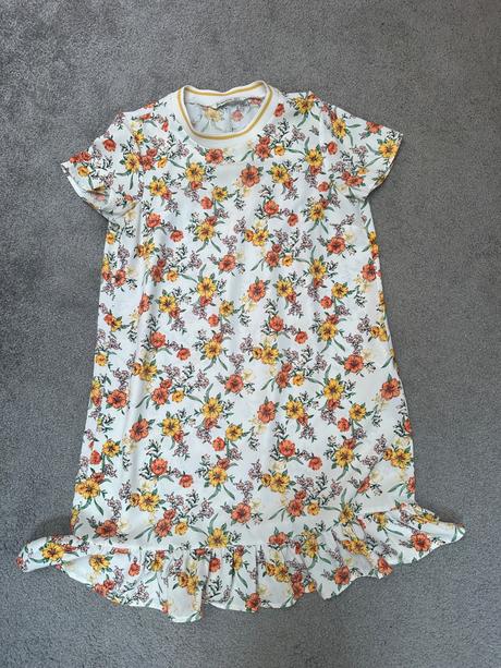 Letne šaty, stradivarius,s