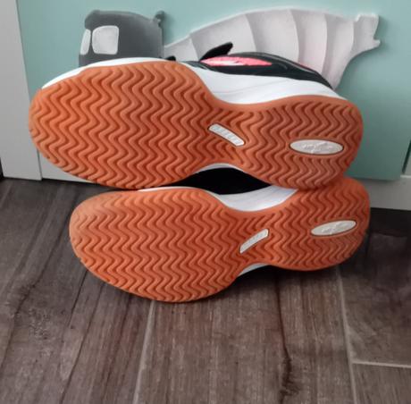 Tenisky, 34