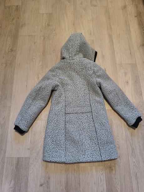 Dievčenský kabát, 140