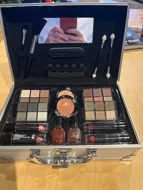 Kufrik s malovatkami, 