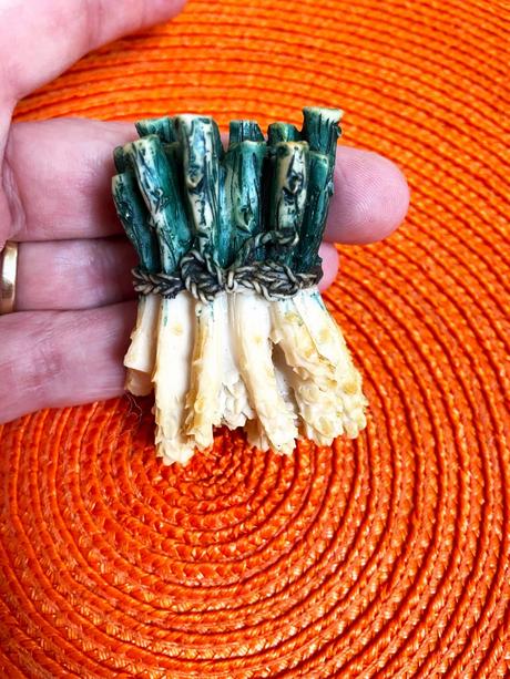 Plastická magnetka - špargľa,