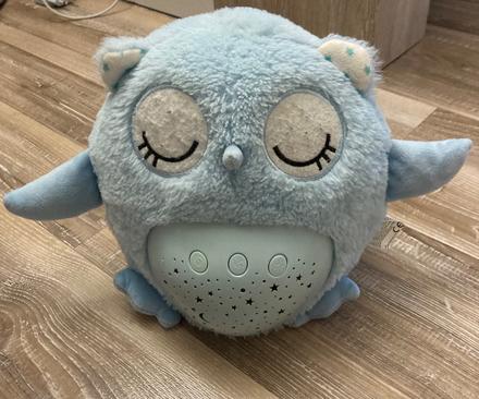 Svietiaca sova so zvukom a projektorom, 