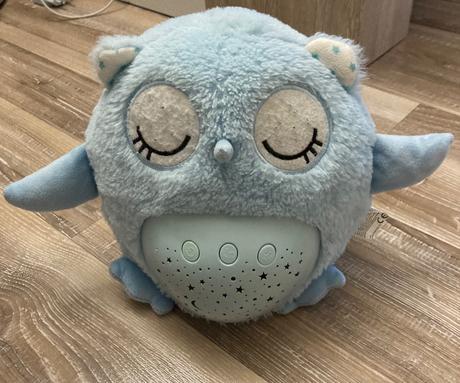 Svietiaca sova so zvukom a projektorom, 