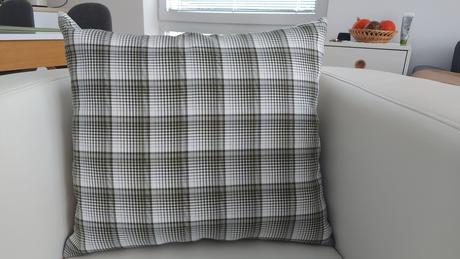 Predám obrus s dekoračným vankúšom, 