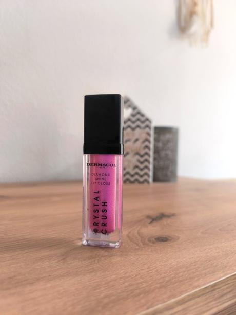 Dermacol lesk na pery, 