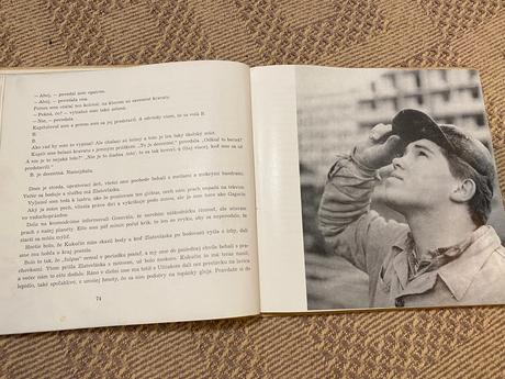 Krásna retro stará kniha taký nepokojný vek 1962,