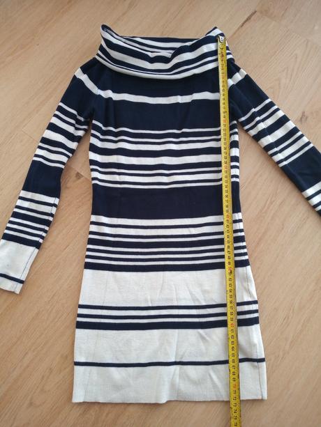 Pásikavé svetríkové šaty, s