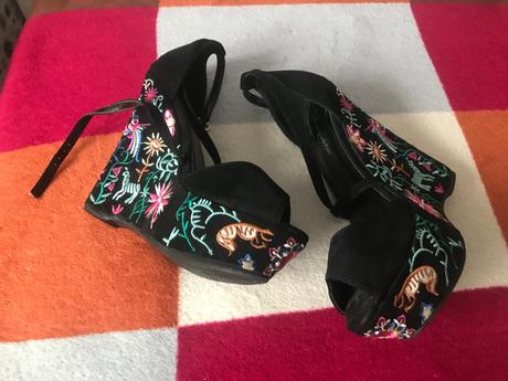 Sandalky krasne na platforme,výška opatku 15 cm, 39