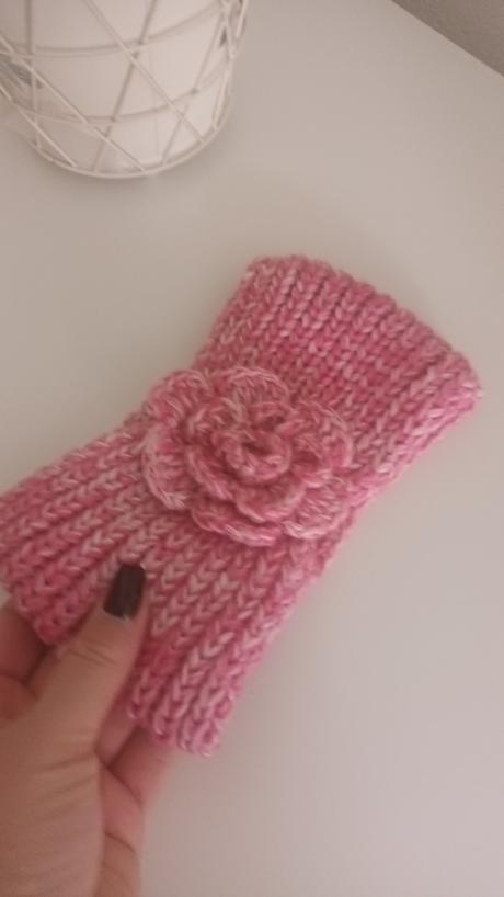 Teplá čelenka s kvietkom,