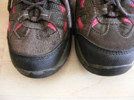 Turistické topánky, 32