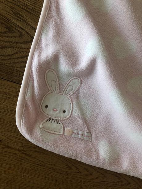 Deka so srdieckami zn. mothercare,