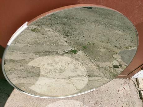 Nástenné okrúhle zrkadlo, 