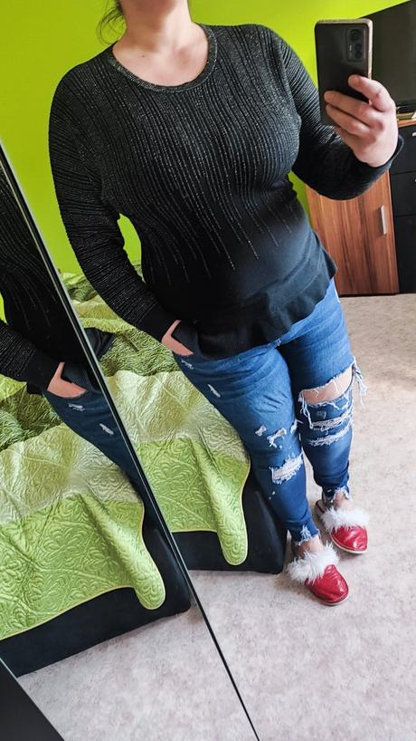 Zlato-čierna mikina, 44