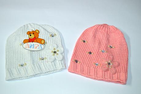 Háčkovaná čiapočka s kvetom, 128