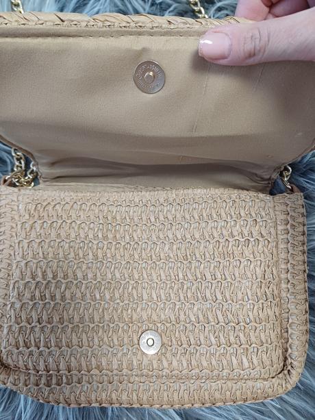 Slamena kabelka, sinsay