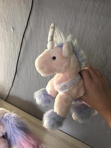Veľký jednorožec s malym,