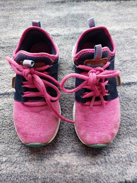 Tenisky na šnúrky, 31