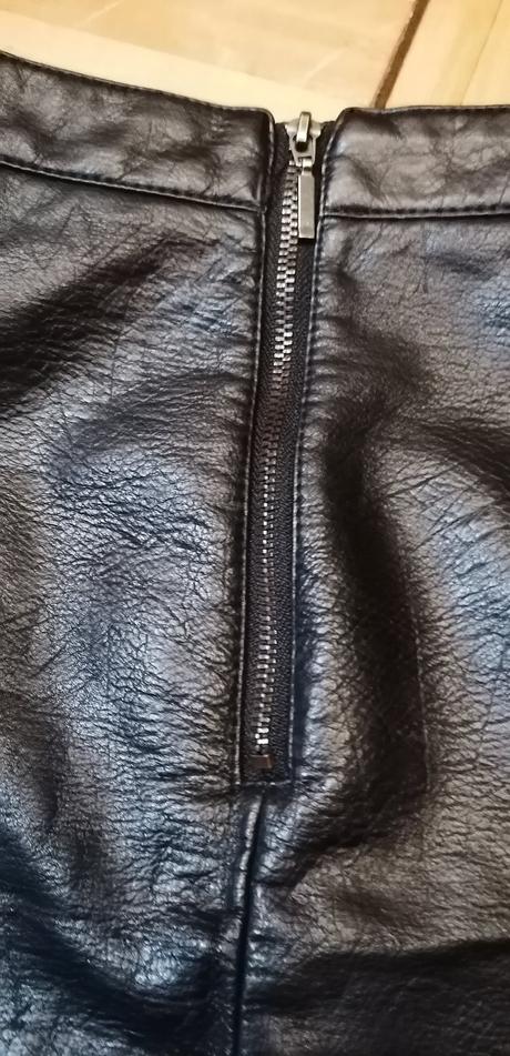 Čierna koženková sukňa, house,xs