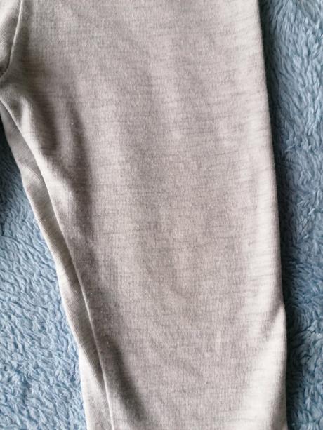 Dvoje legíny, reserved,80