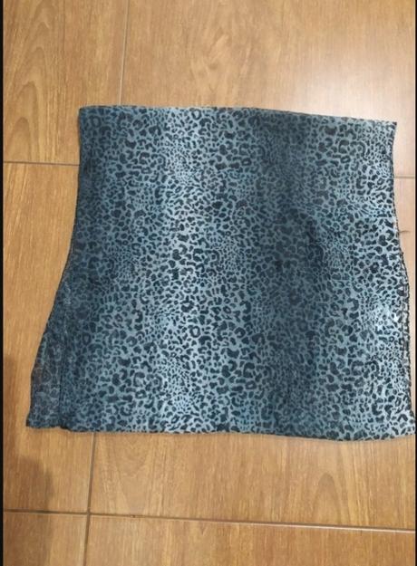 Leo šál/šatka, 