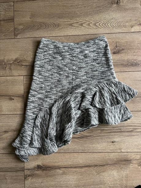 Dámska sukňa, cena s poštou, zara,xs