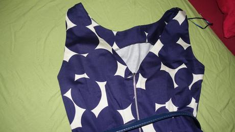 Bodkovane saty closet, 40