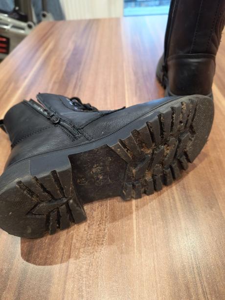 Čižmičky pre slecnu, 34