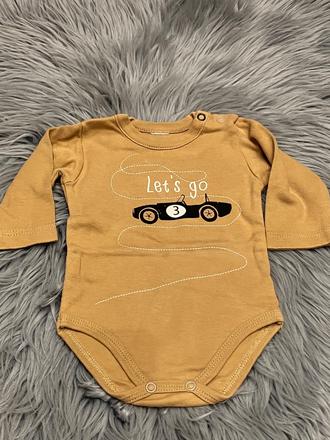 Chlapčenské body s autom, 62