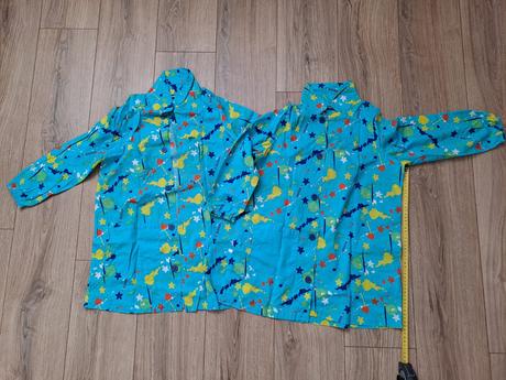 Predám plášte na výtvarnú, veľkosť 122/128, 122