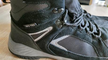 Vysoké tenisky č. 44, 44