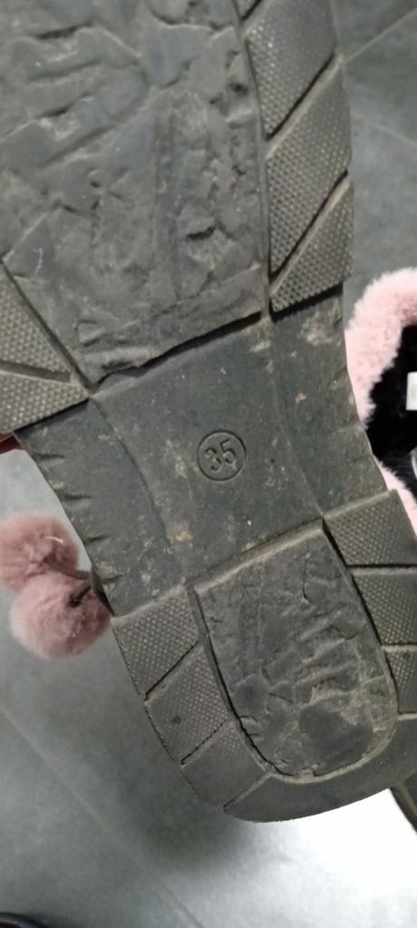 Čižmy s poštou, graceland,35