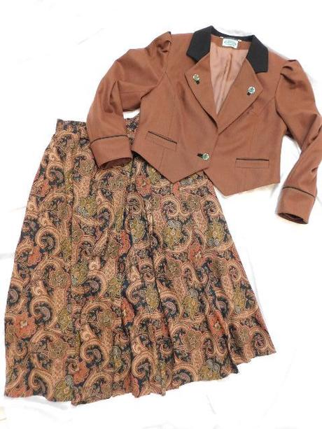 Luxusny vlneny kroj, 40