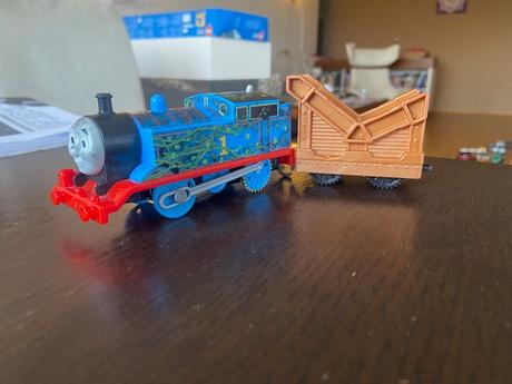 Predám vlakovú dráhu vláčik tomáš aj s vláčikmi, 