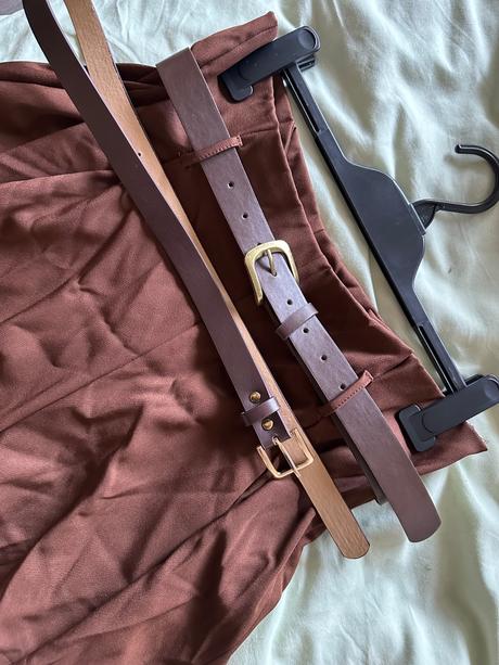 Hnedé kraťasy + 2 opasky, 44