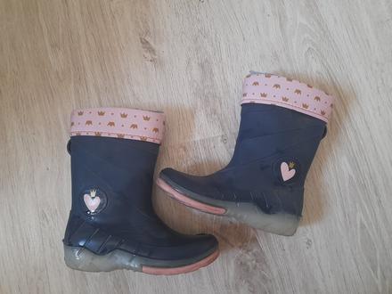 Gumáky, lupilu,28