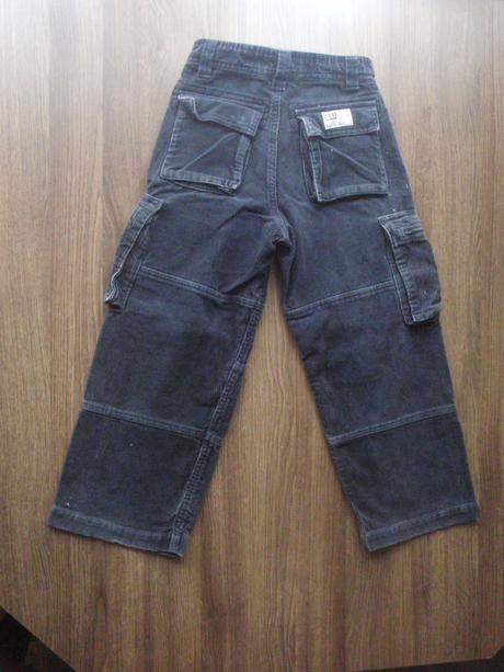 Menčestrové nohavice, 104