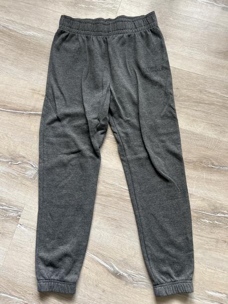 Predam 3x zateplené tepláky, chapter young,146