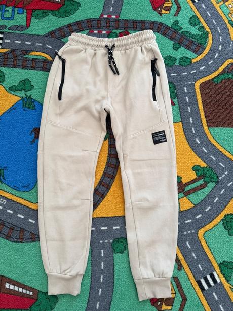 Teplaky, reserved,140