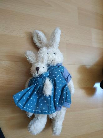 Zajačik s mláďatkom,